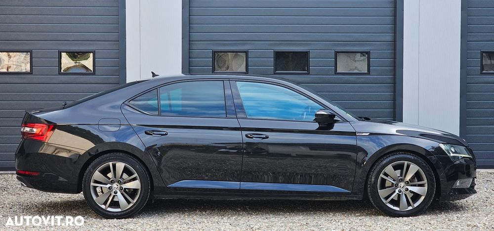 Skoda Superb 2.0 TDI DSG Sportline - 22