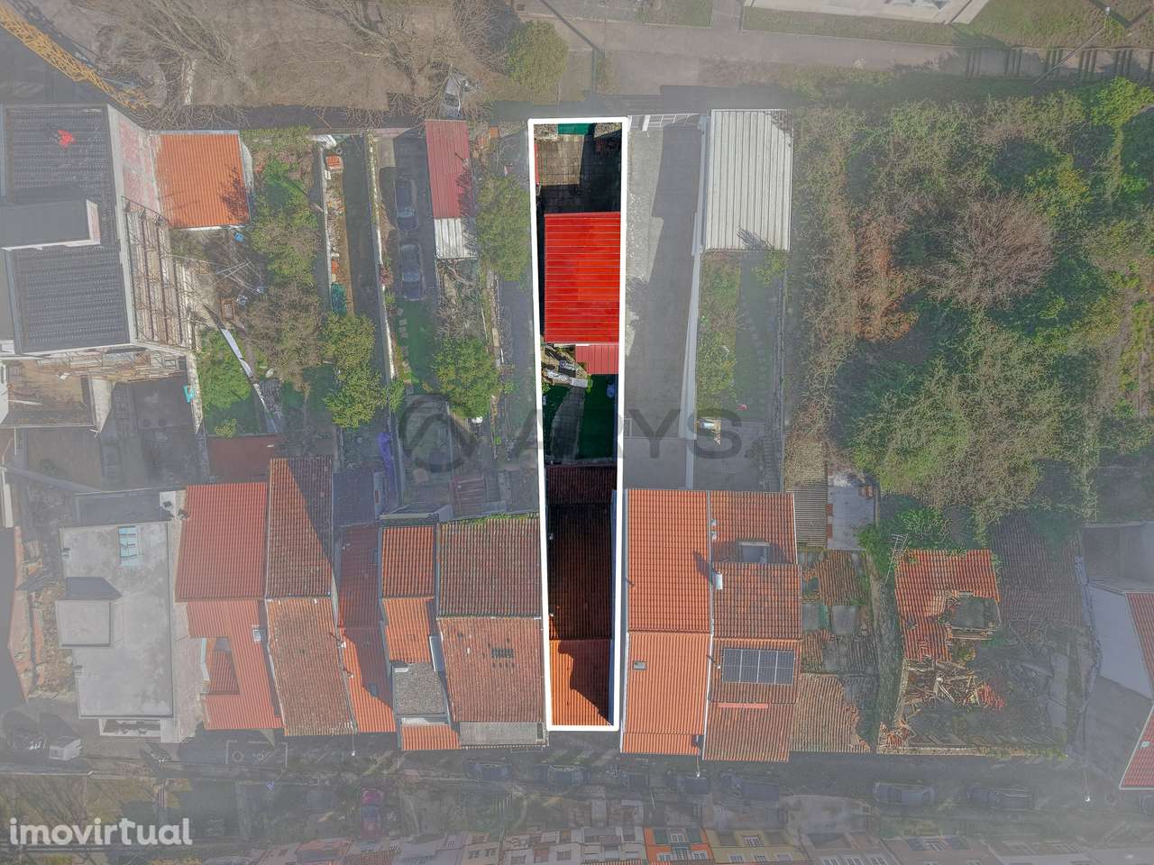 Excelente moradia para investimento em pleno centro histórico de Braga - Grande imagem: 2/33