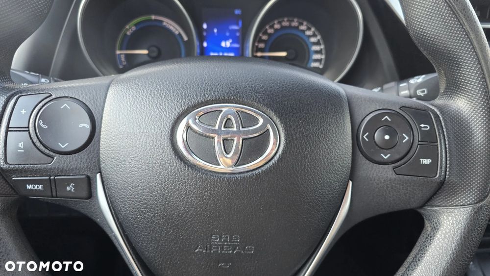 Toyota Auris - 16