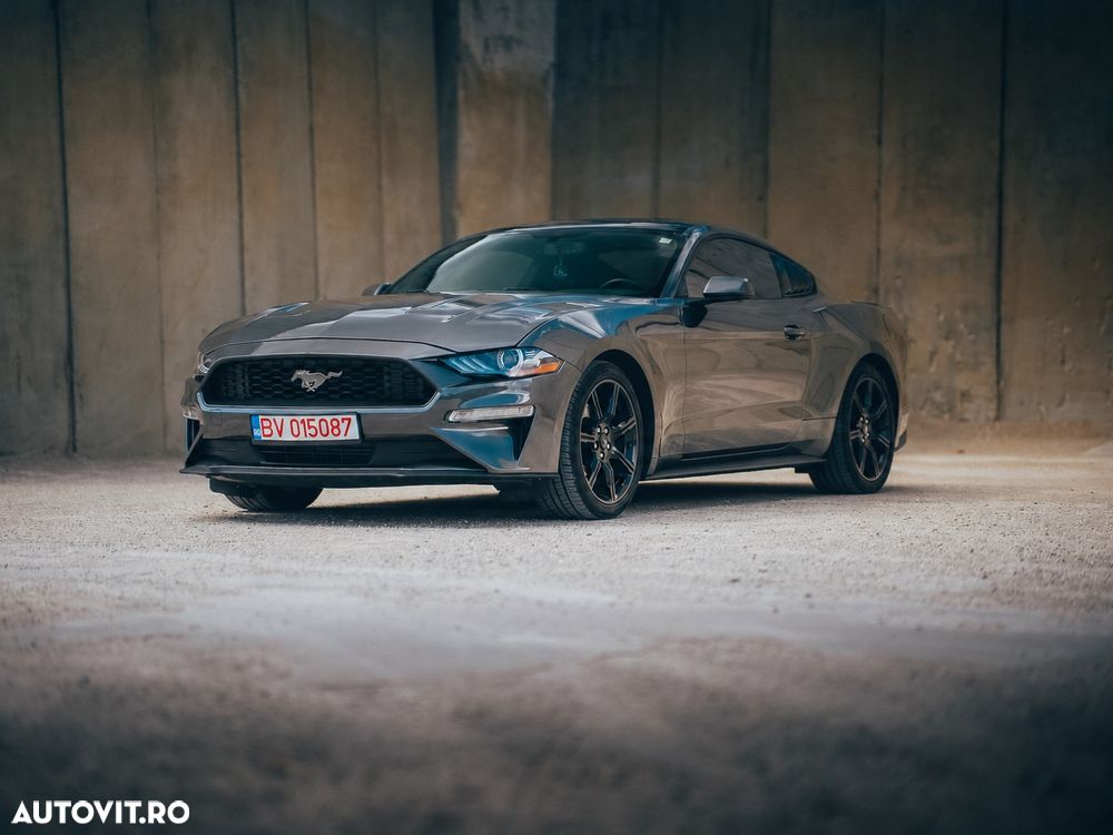 Ford Mustang 2.3 EcoBoost Aut. - 2