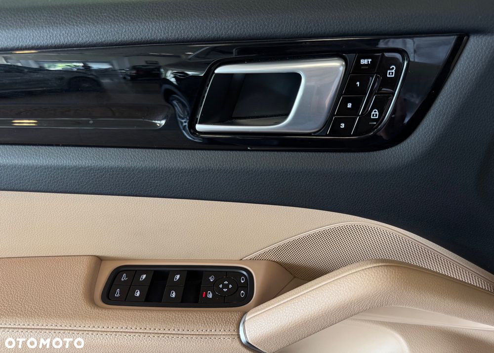 Porsche Cayenne Standard - 28