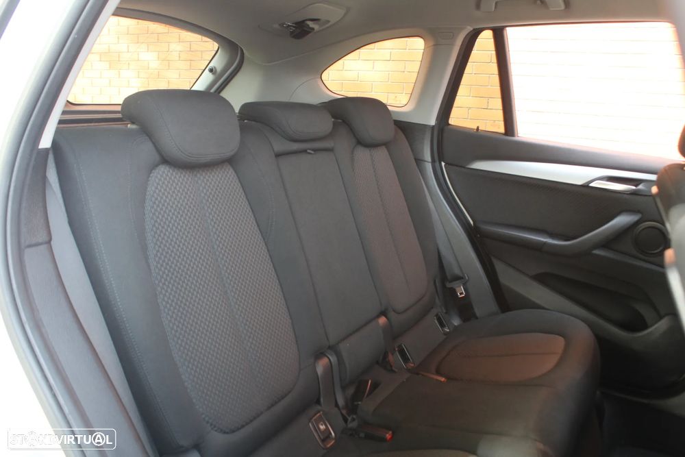 BMW X1 16 d sDrive Auto - 37