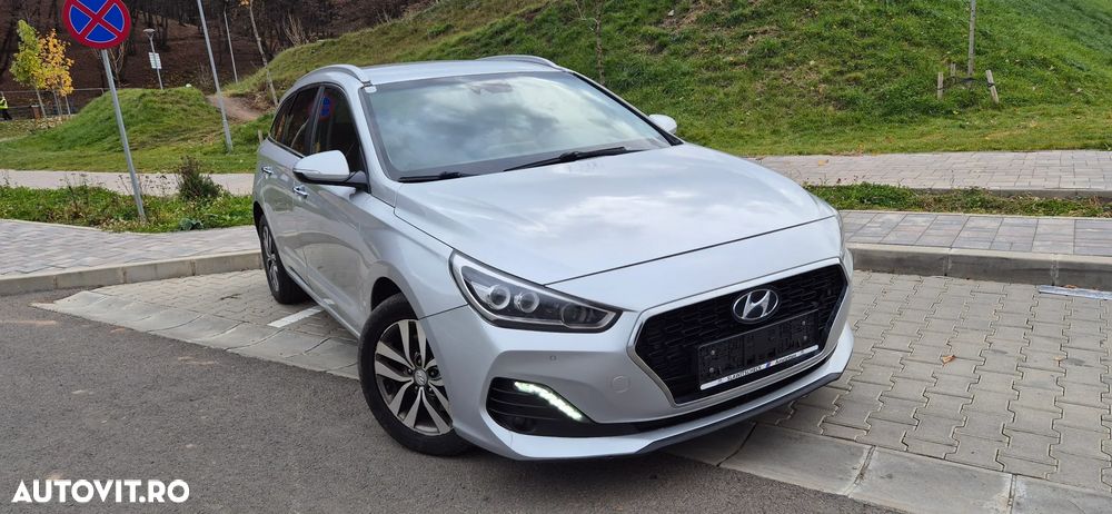 Hyundai i30 1.6 CRDI DCT Premium - 1