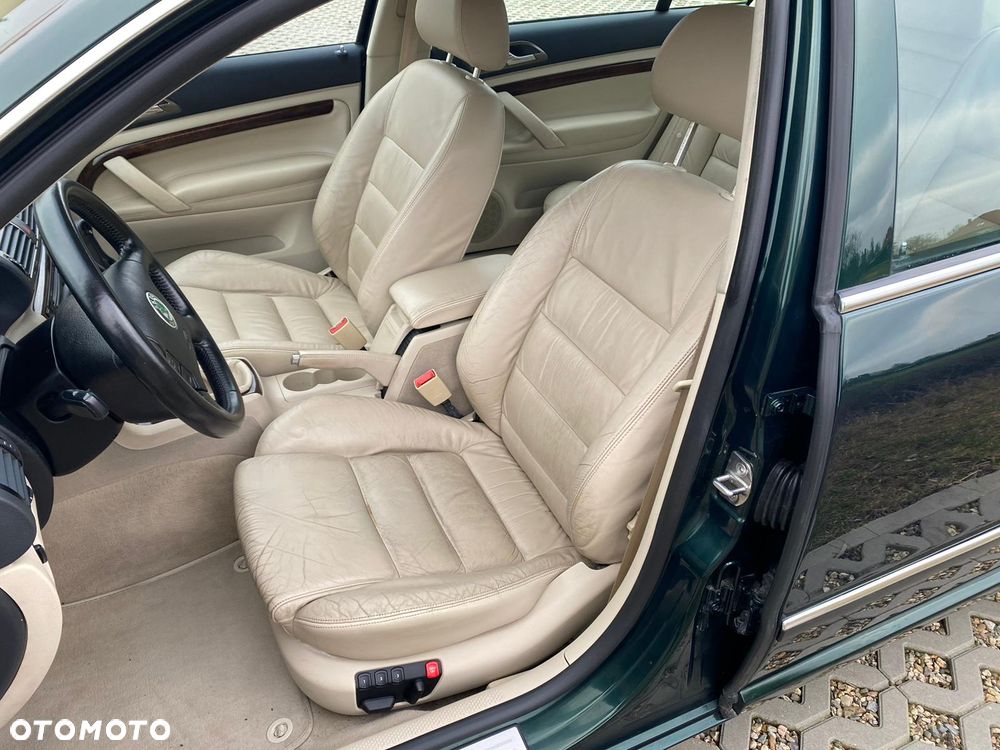 Skoda Superb 1.8 Turbo Exclusive - 13