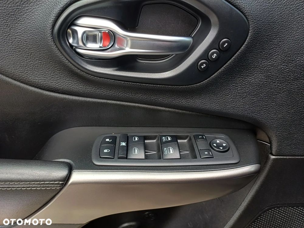 Jeep Cherokee 3.2 V6 Pentastar Active Drive I Automatik Limited - 11