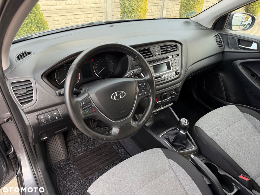 Hyundai i20 blue 1.2 YES Gold - 14