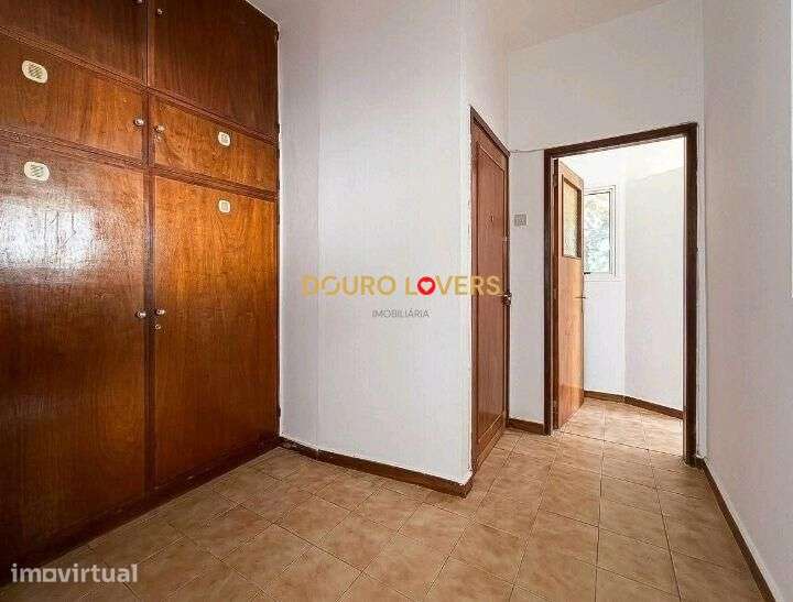 Apartamento T2 com Elevado Potencial de Valorização em Campanhã - Grande imagem: 3/12