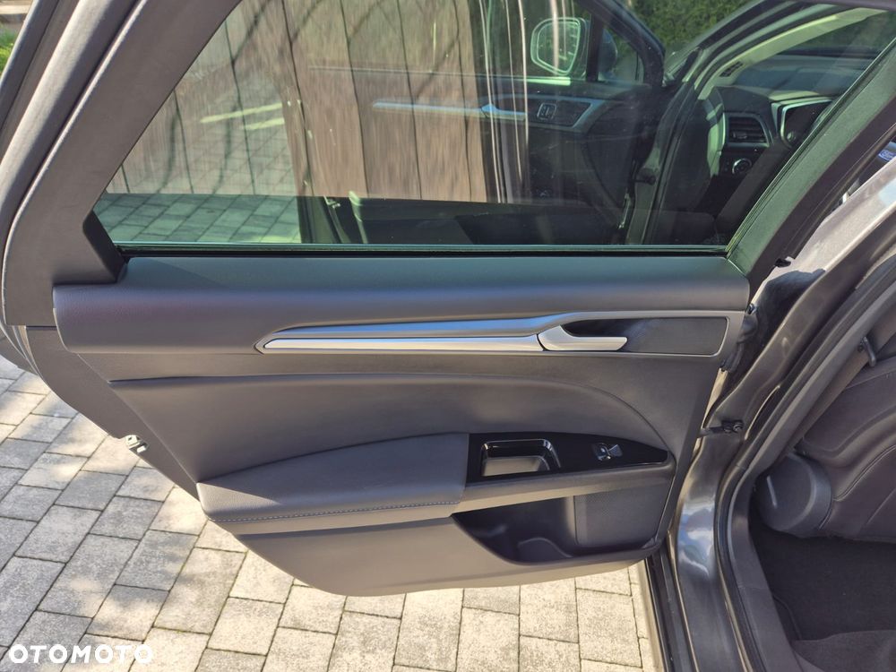 Ford Mondeo 2.0 EcoBoost STart-Stopp Autom Titanium - 25