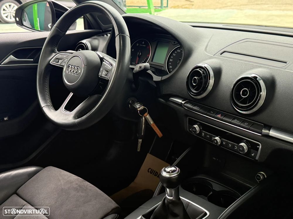 Audi A3 Cabrio 1.6 TDi S-line - 31