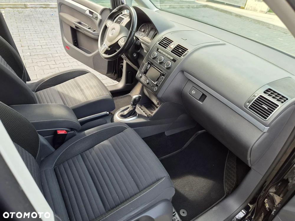 Volkswagen Touran 1.4 TSI DSG Cup - 12