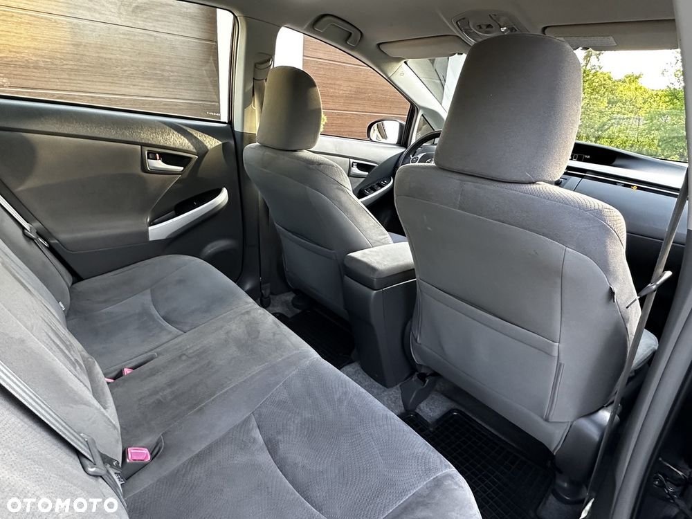 Toyota Prius (Hybrid) - 21