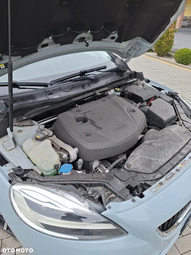 Volvo V40 D2 Momentum - 27
