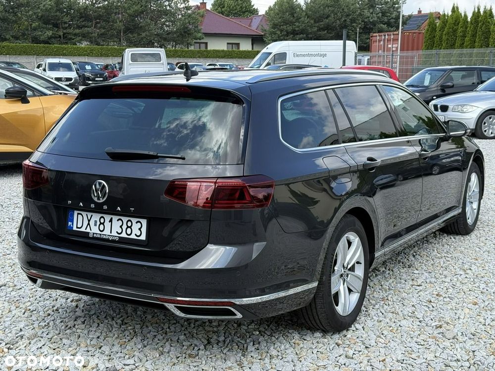 Volkswagen Passat Variant 2.0 TDI SCR DSG Elegance - 9