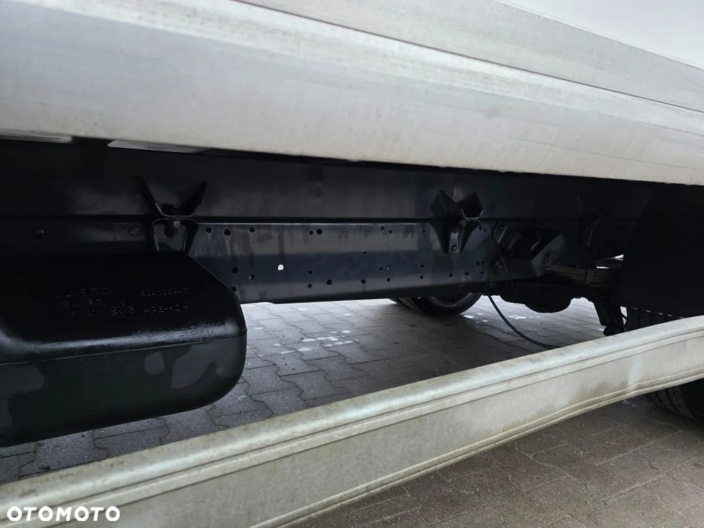 Iveco 35c14 Kontener+Winda - 9