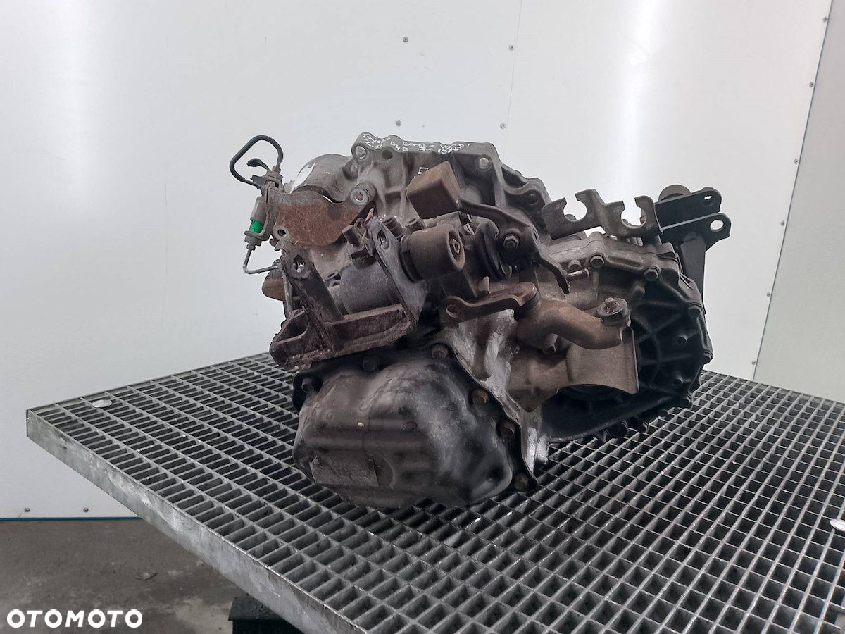 SKRZYNIA BIEGÓW MANUALNA TOYOTA COROLLA VERSO I 2.0 D4D - 4