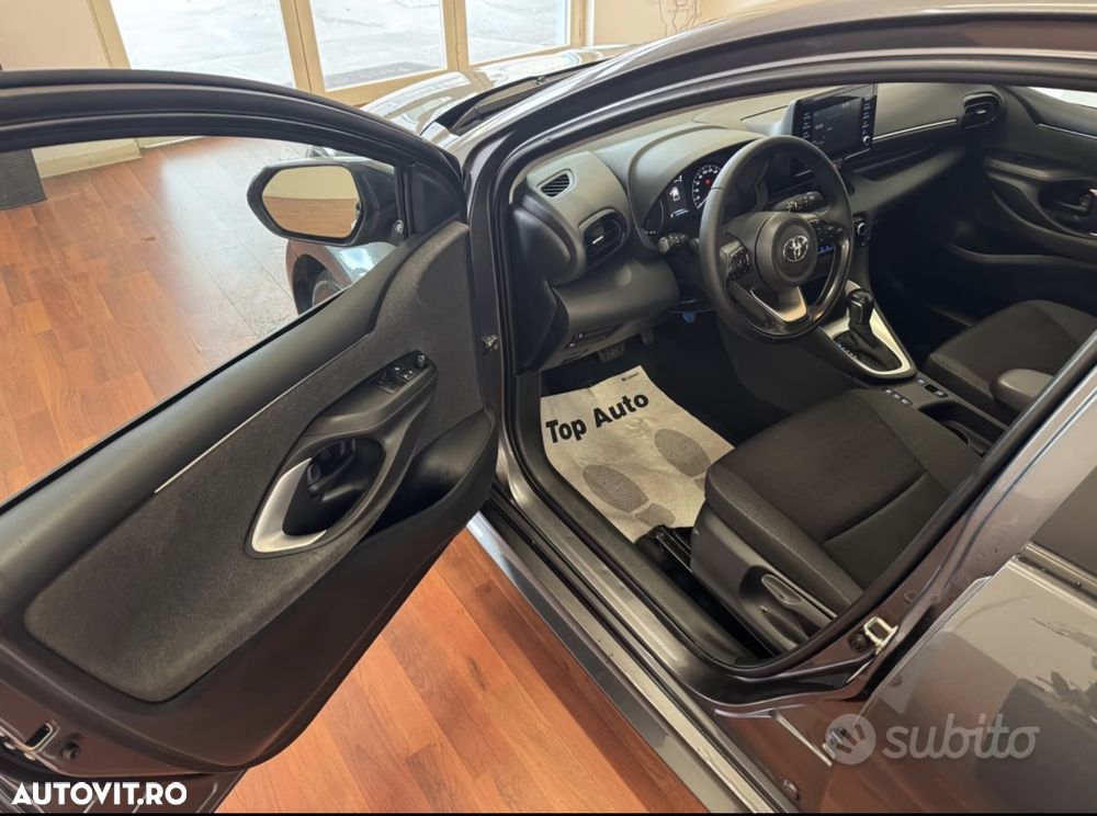 Toyota Yaris Hybrid 130 1.5 VVT-i Premiere Edition - 6