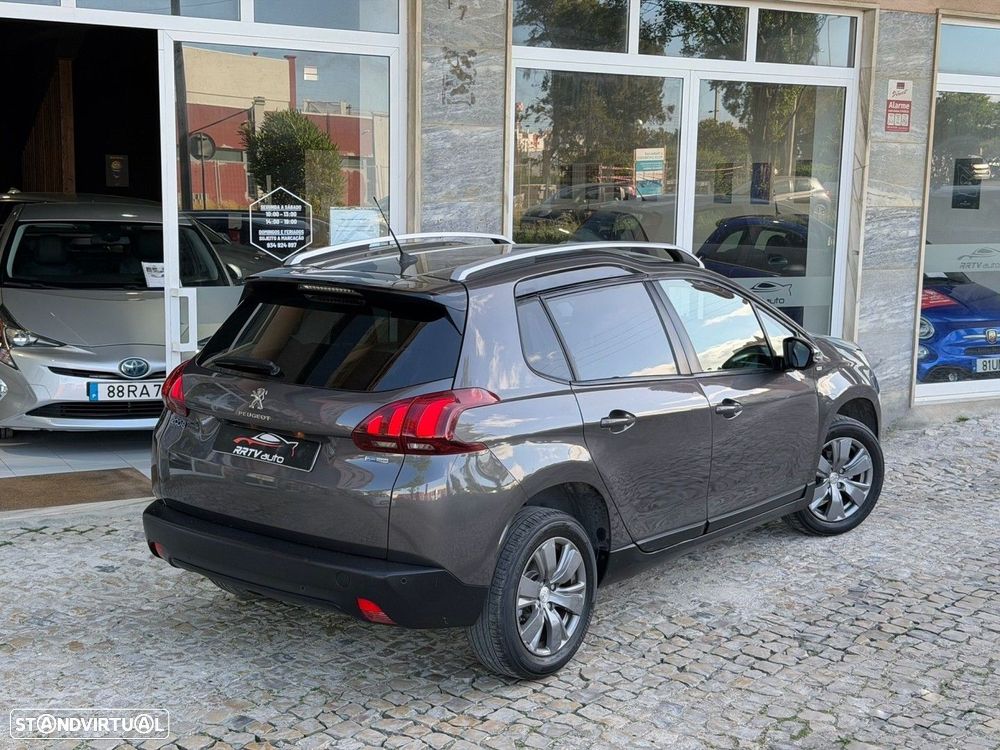 Peugeot 2008 1.2 PureTech Style - 4