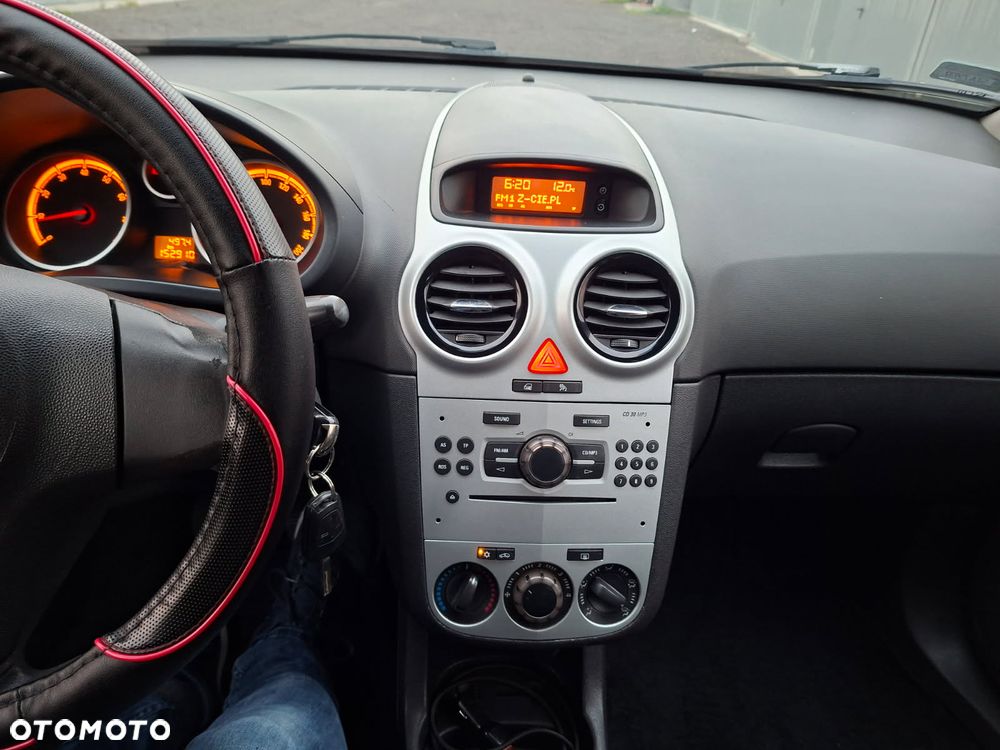 Opel Corsa 1.2 16V Cosmo - 13