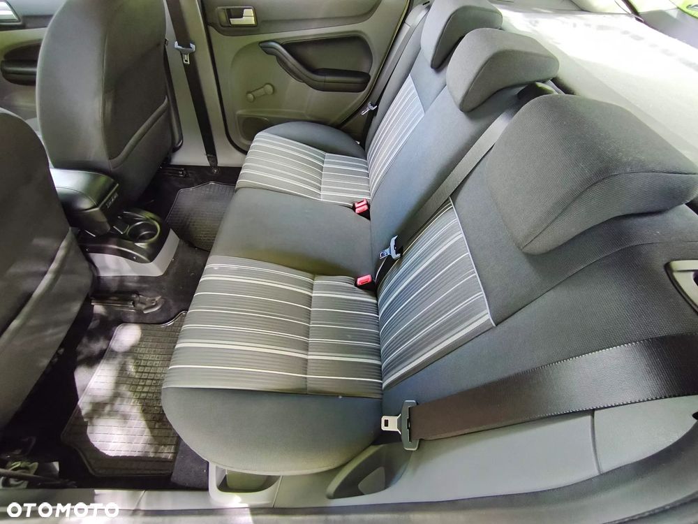 Ford Focus 1.6 Trend - 17