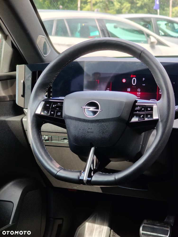 Opel Astra 1.5 GS - 14