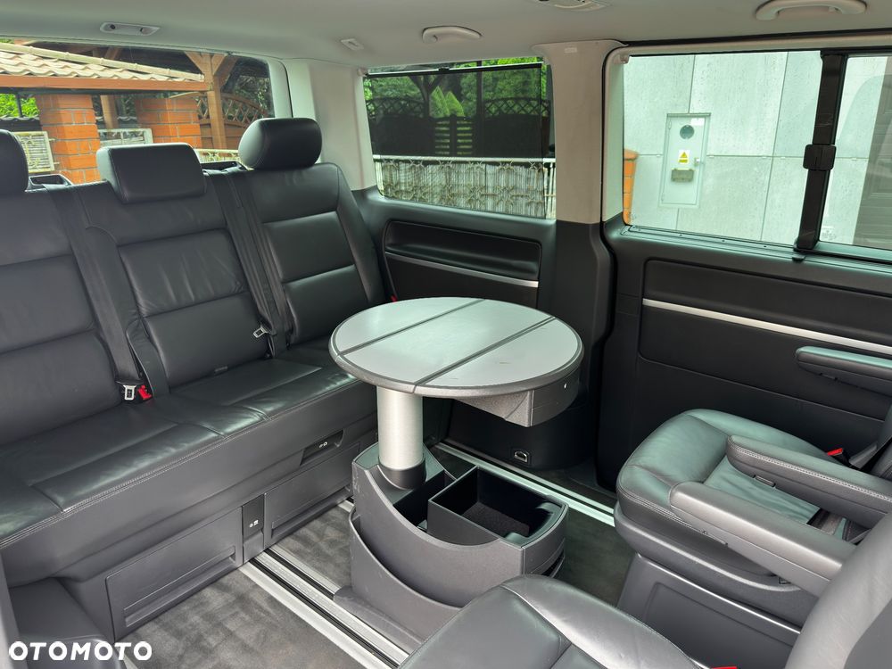 Volkswagen Multivan - 22