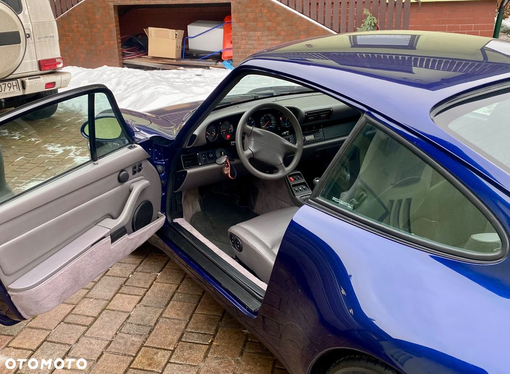 Porsche 911 Carrera - 27