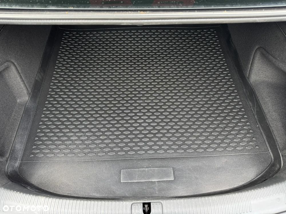Audi A4 Limousine - 15
