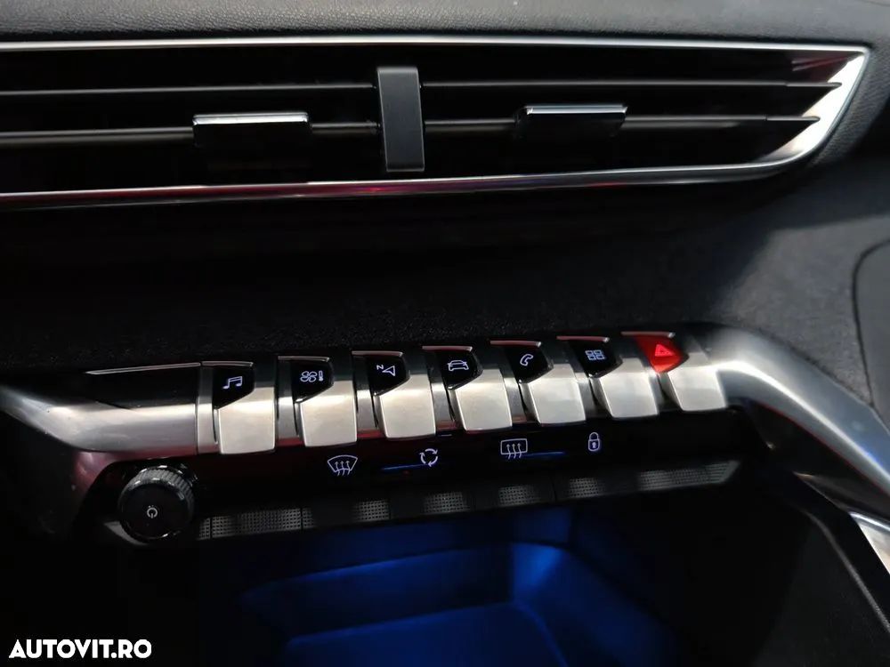 Peugeot 3008 PureTech 130 Stop & Start EAT6 Allure - 17