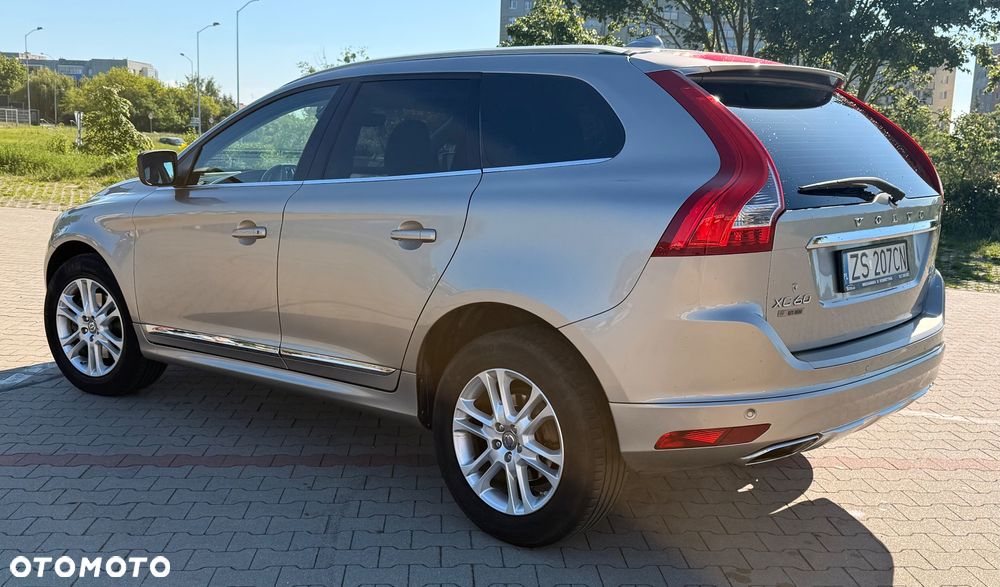 Volvo XC 60 D5 AWD Summum - 3