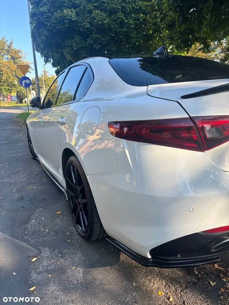 Alfa Romeo Giulia 2.0 Turbo 16V AT8 Veloce - 9