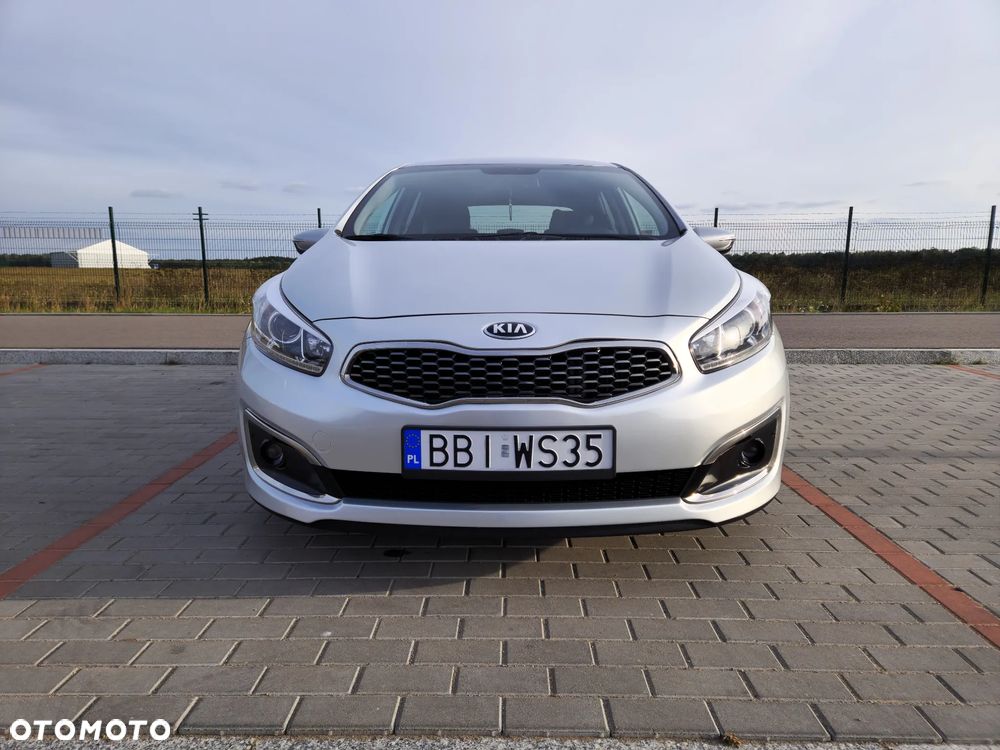 Kia Ceed Cee'd 1.6 CRDi L Business Line DCT - 12