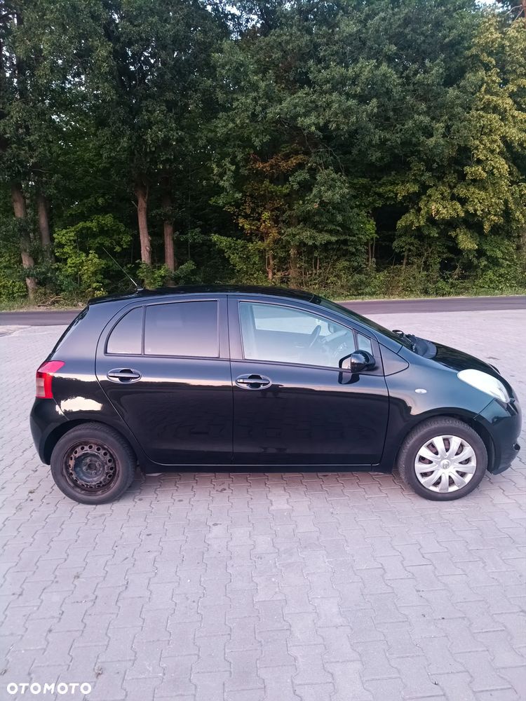 Toyota Yaris 1.3 Sol - 4