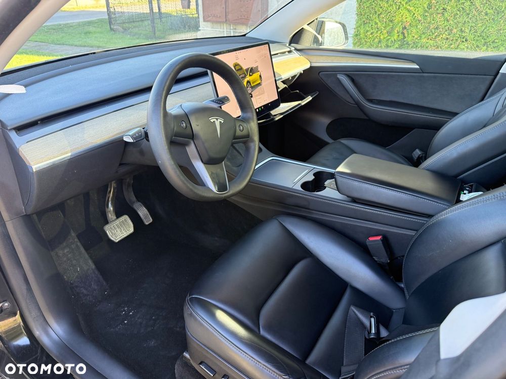Tesla Model Y RWD - 6