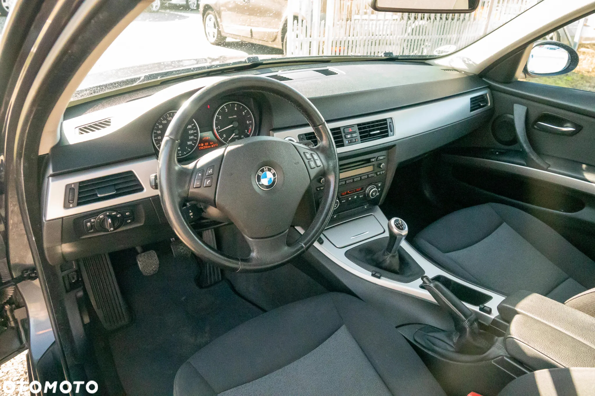 BMW Seria 3 318i - 16
