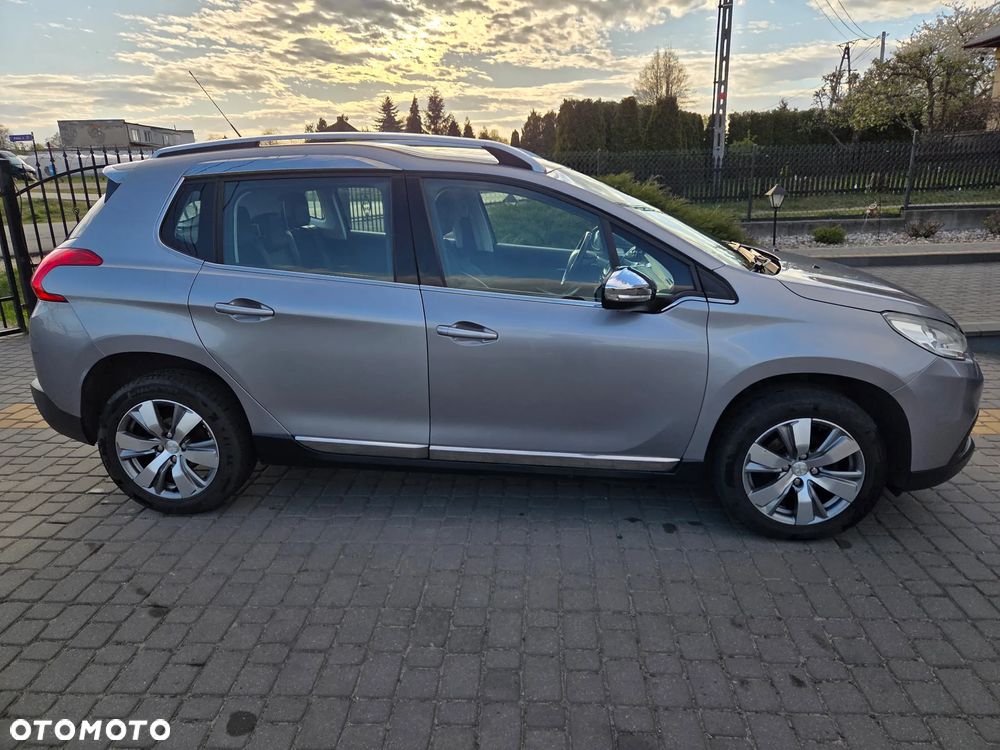 Peugeot 2008 1.6 e-HDi Allure S&S - 4