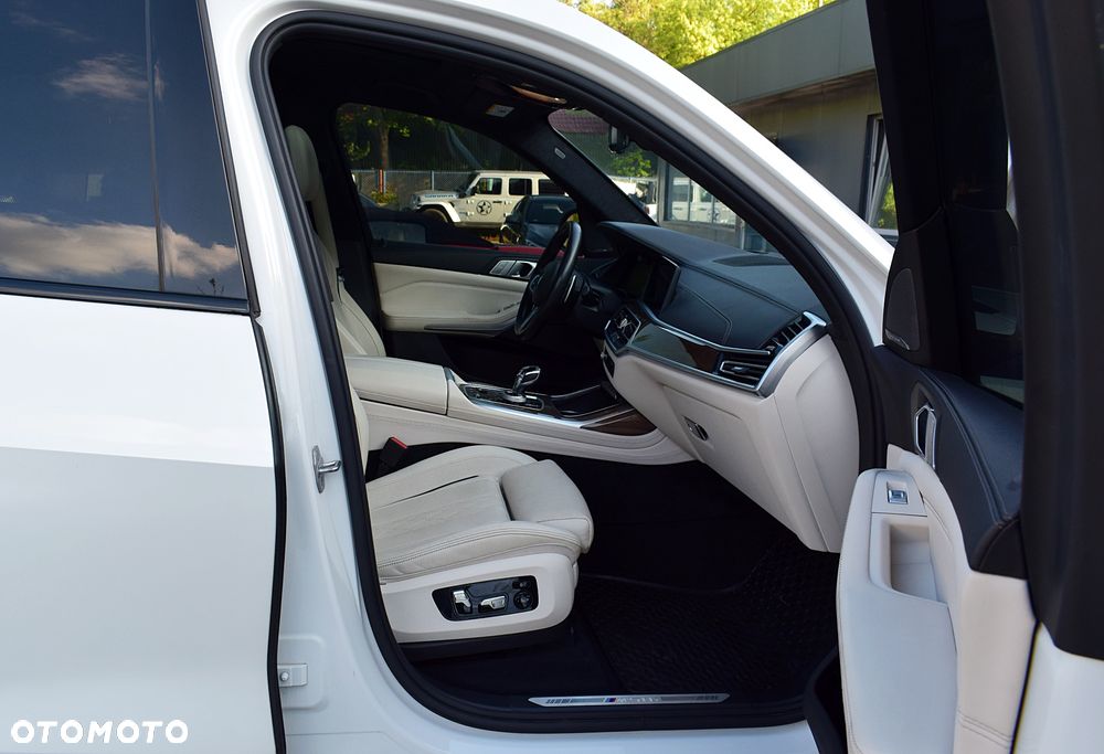 BMW X7 M50i - 9