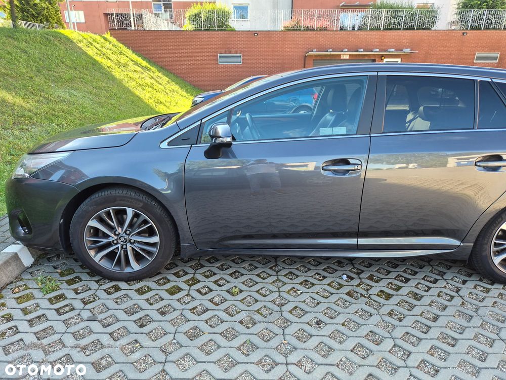Toyota Avensis 1.8 Premium - 6