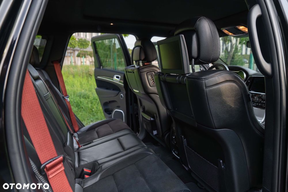 Jeep Grand Cherokee - 12