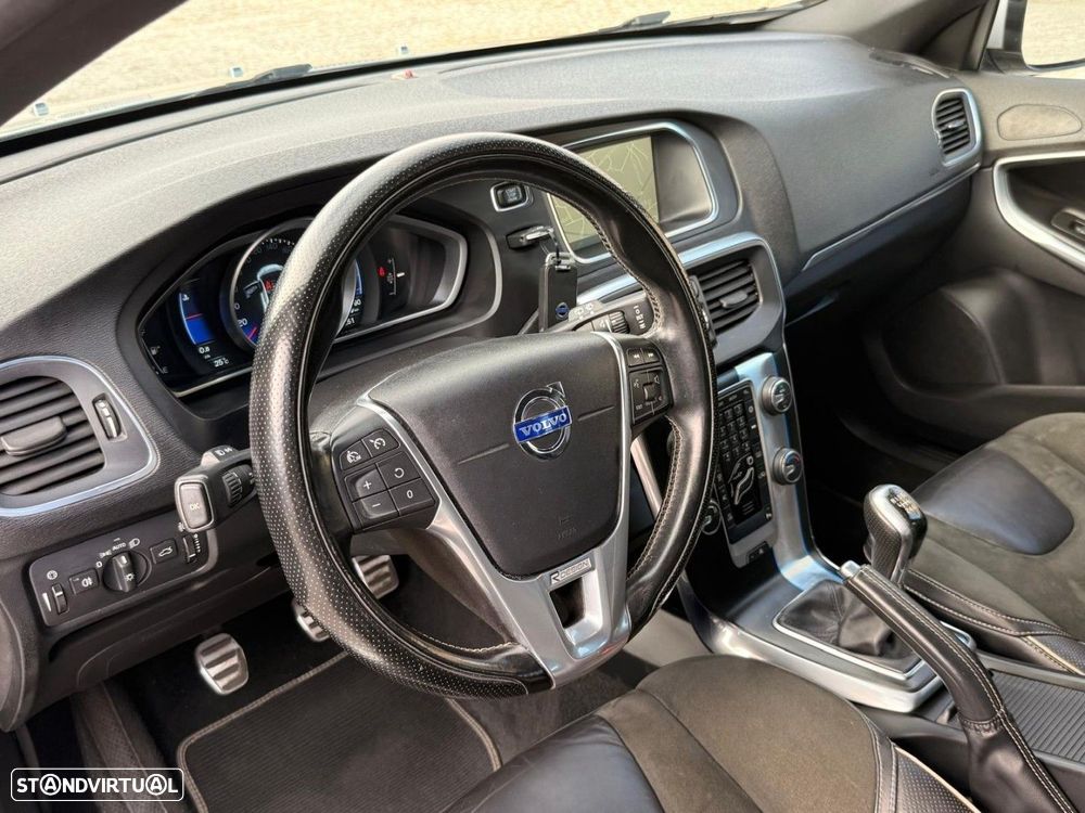 Volvo V40 1.6 D2 R-Design - 27