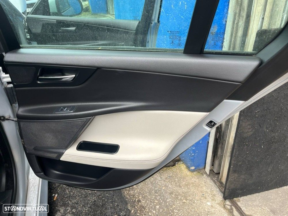 Interior Completo Jaguar Xe (X760) - 7