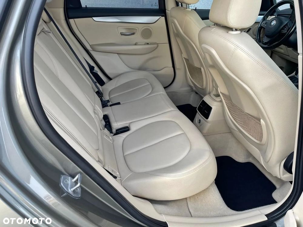 BMW Seria 2 218i Luxury Line - 11