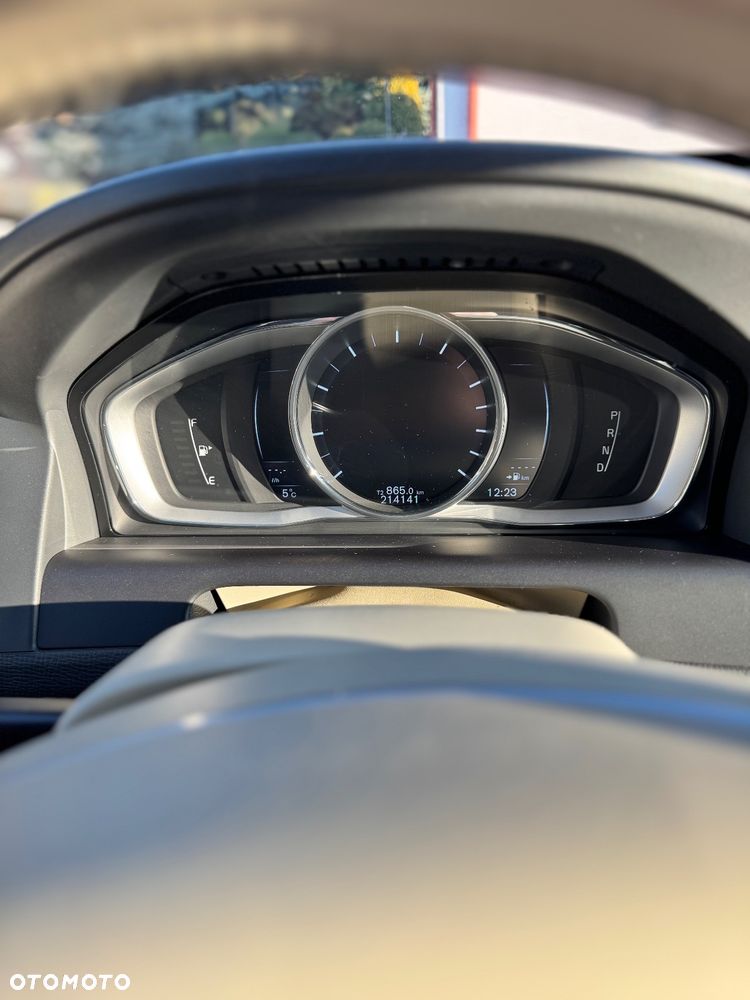 Volvo XC 60 T5 AWD Drive-E Momentum - 10