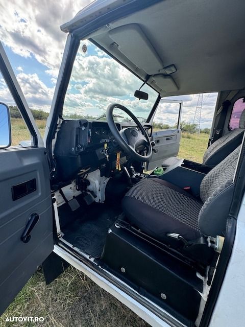 Land Rover Defender 110 County SW - 9