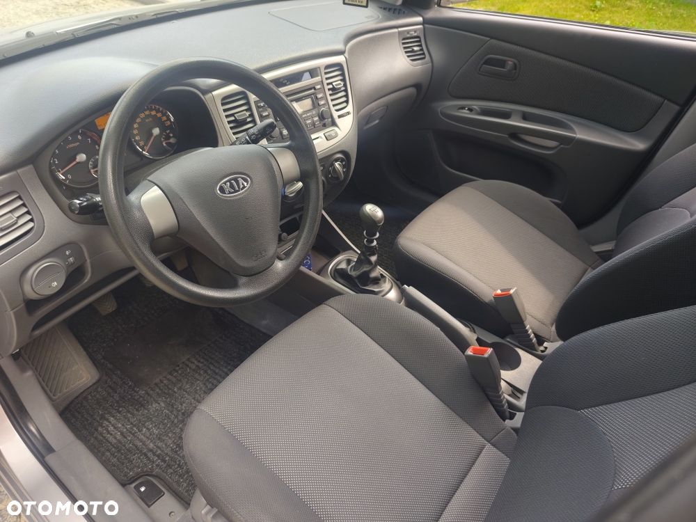 Kia Rio - 7