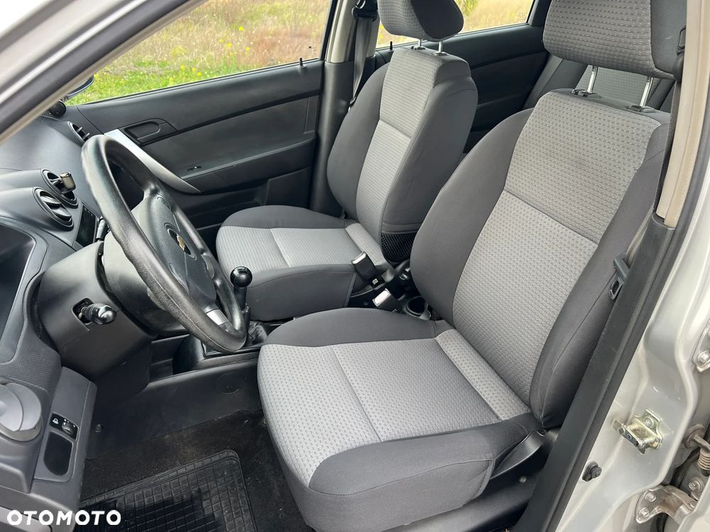 Chevrolet Aveo - 8