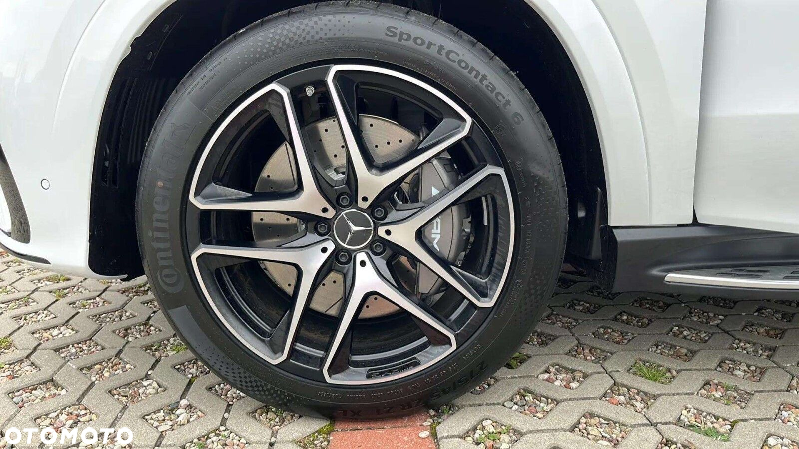 Mercedes-Benz GLE - 24