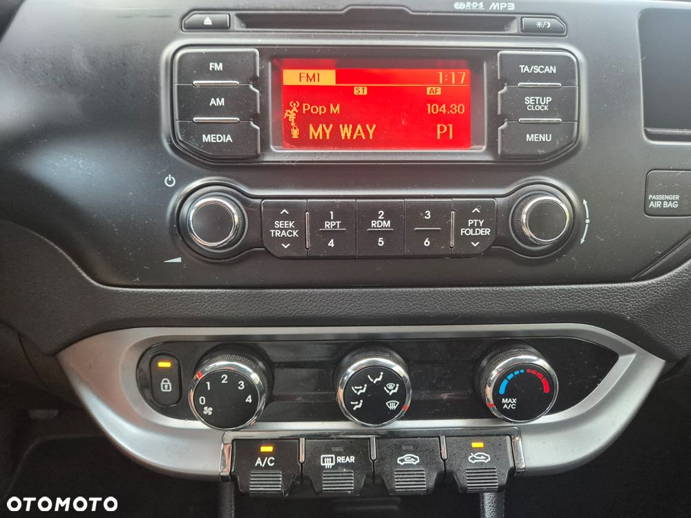 Kia Rio - 16