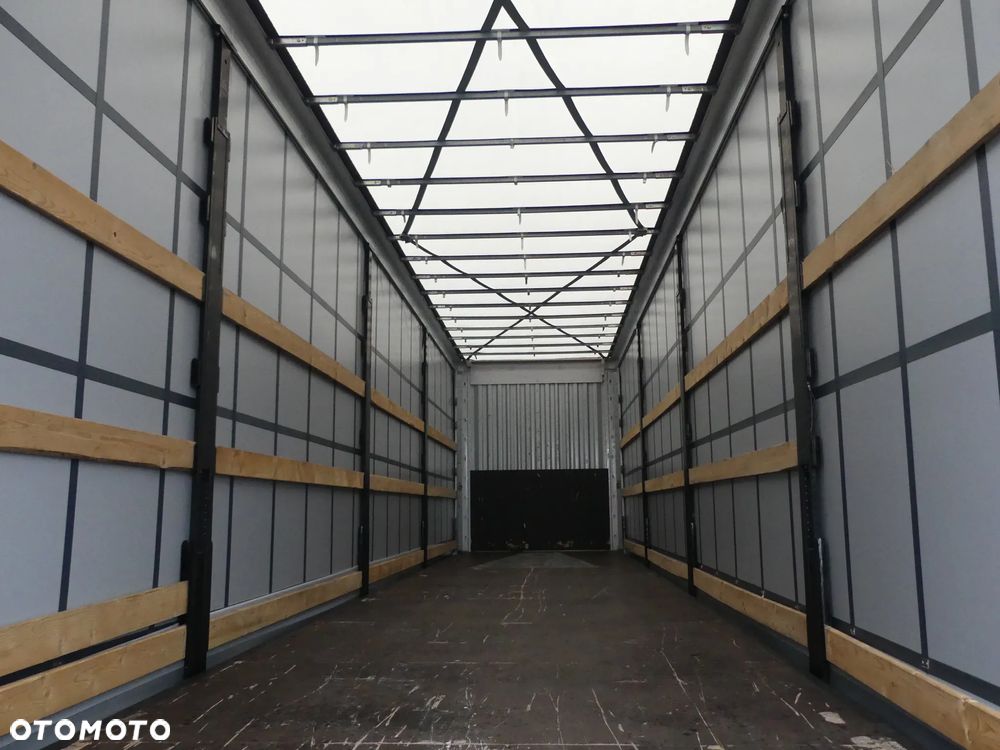 Kassbohrer MEGA / FIRANKA / OŚ PODNOSZONA / 3 SZTUKI / - 23