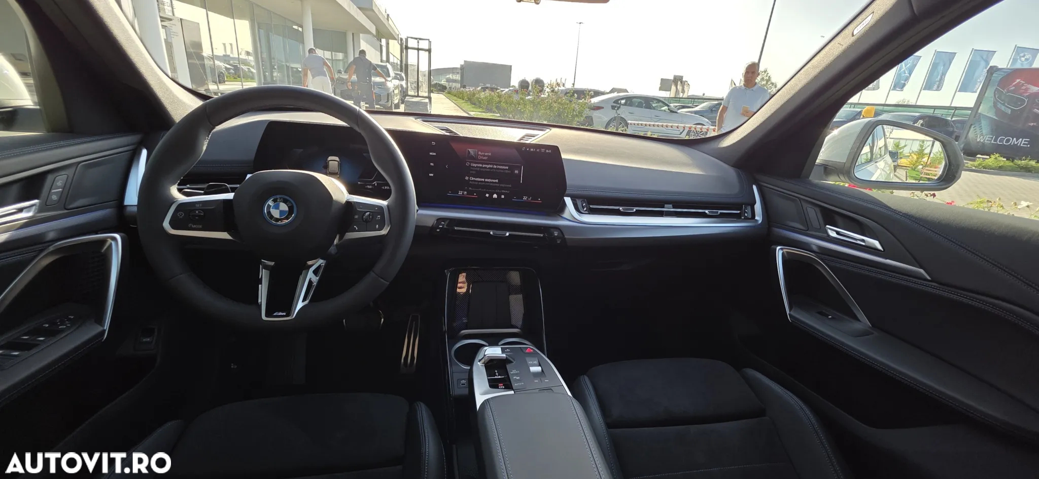 BMW iX1 eDrive20 M Sportpaket - 9