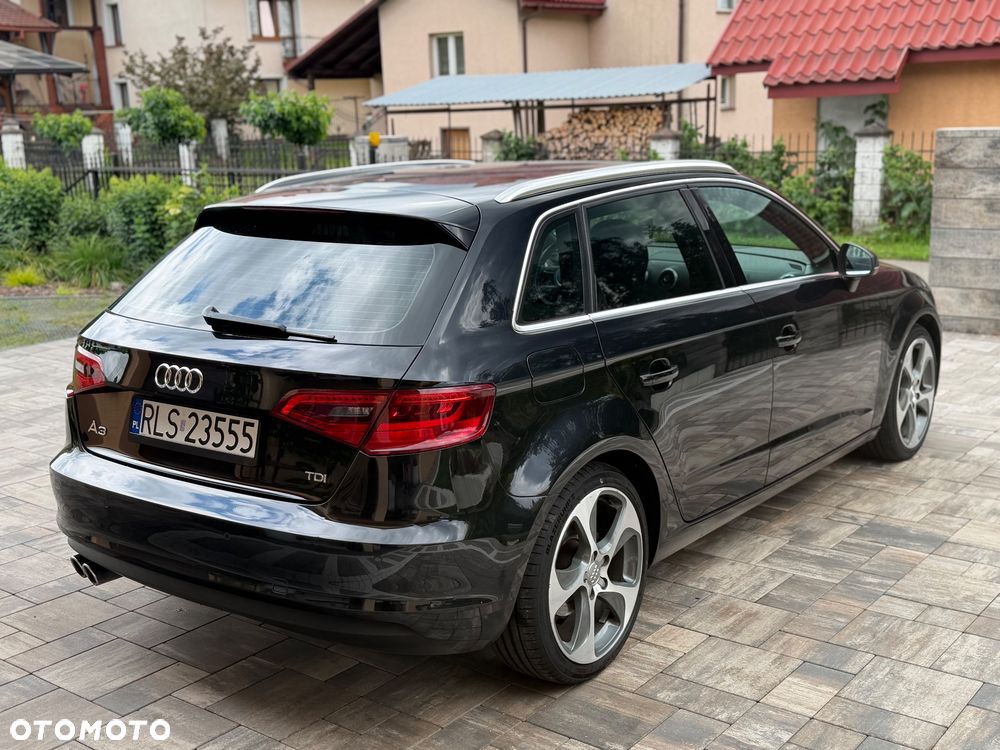 Audi A3 Sportback 2.0 TDI S line Sportpaket - 4